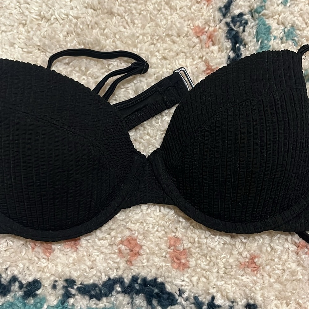 Victoria’s Secret black bikini top size m